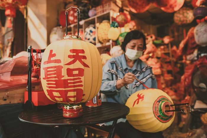 Old Taipei Shops Shine with Their Passion and Legacy: Honoring Traditions, Embracing Change