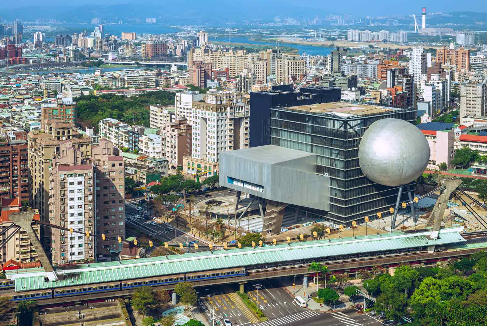 Exploring Taipei’s Cool Modern Architecture