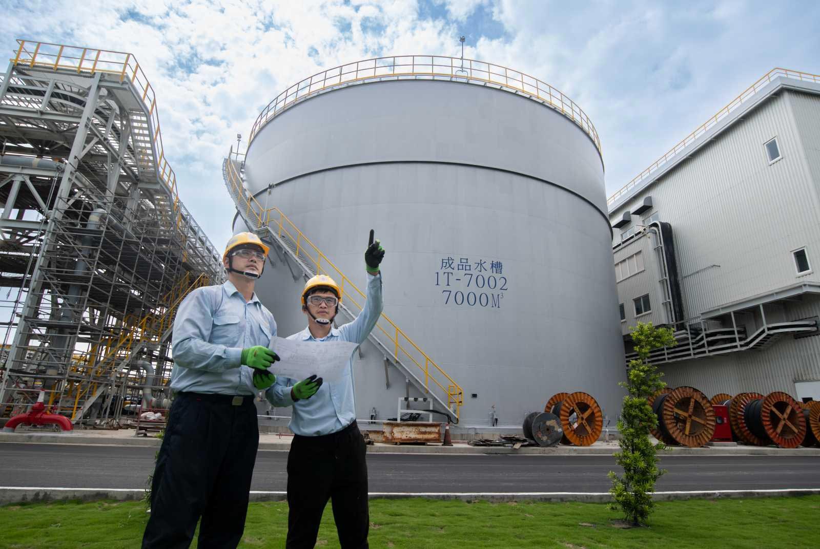 Why did Formosa Plastics build its own desalination facility?