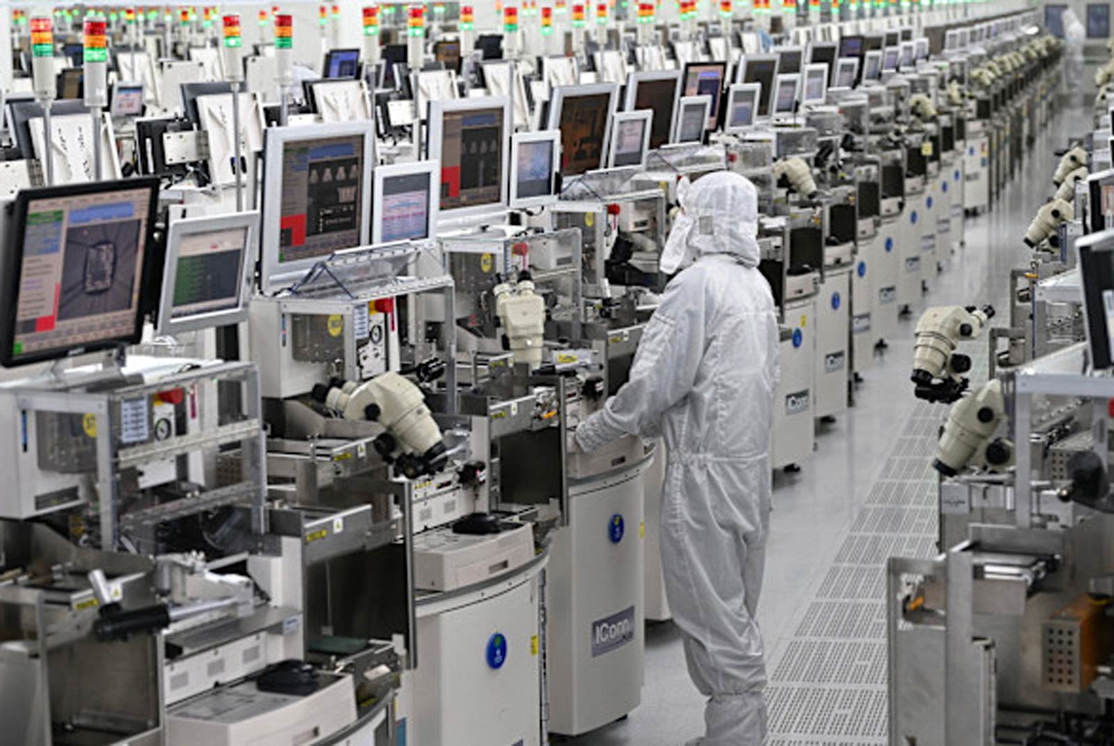 Trump Administration Accuses China of Unfair Chip Trade Practices