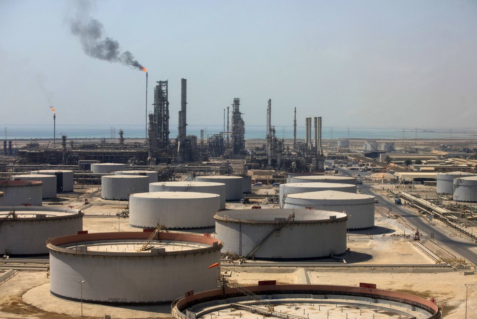 Saudi Arabia Reroutes Oil as Iran War Disrupts Hormuz｜Daily News Digest ...