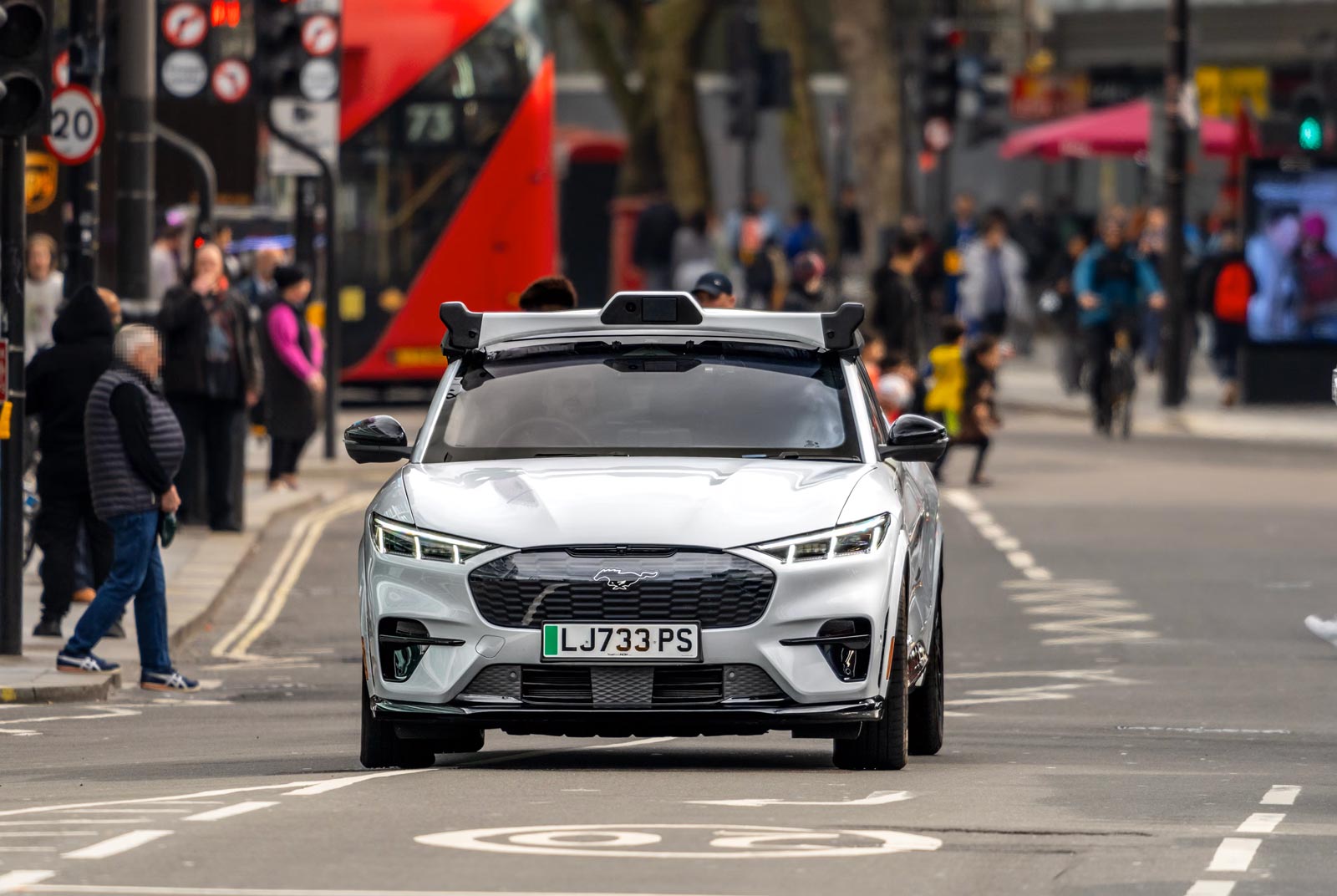 Self-Driving Taxis Cleared for London Streets Later This Summer